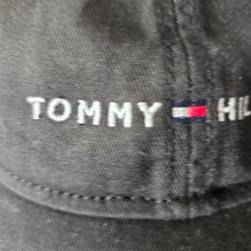 Vintage Tommy Hilfiger Dad Hat Black Cotton Baseball Cap Y2K Adjustable Logo